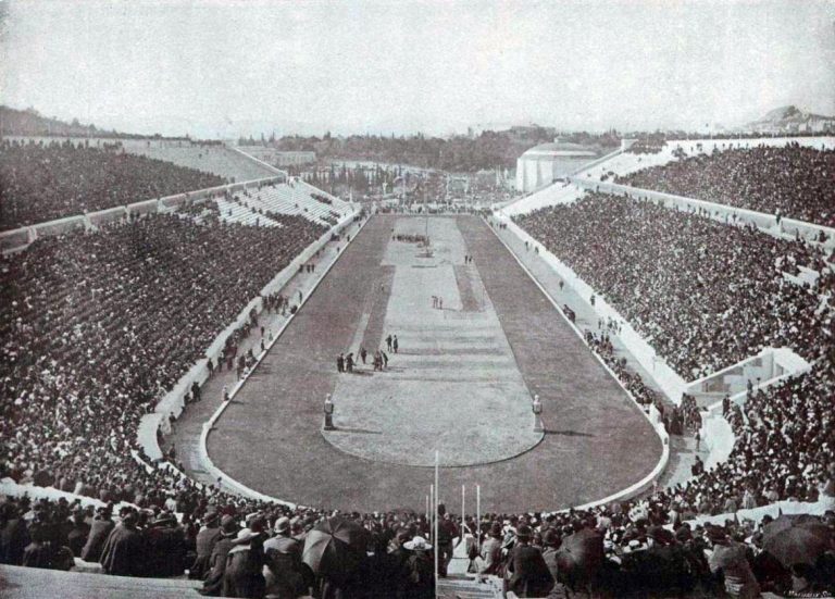 Le stade panathenaique d'Athenes en 1896